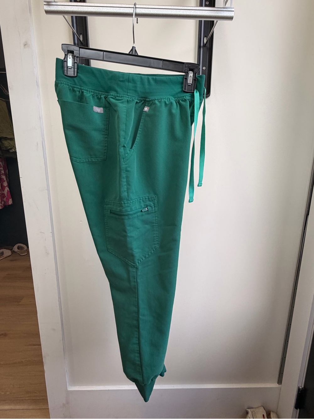 Figs Technical Collection Hunter Green- Zamora petite jogger scrub pant